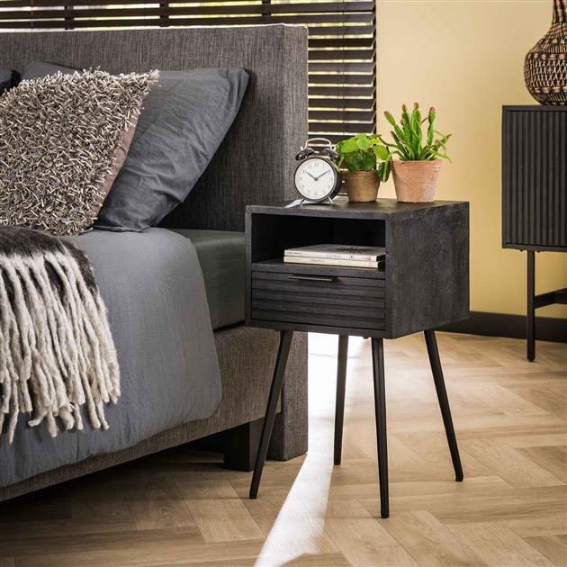 Nachttisch Marina | 1 Schublade | Schwarzes massives Mangoholz