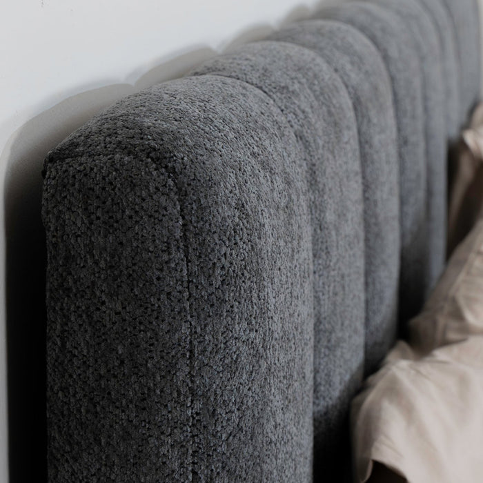 Bett Ella | Grauer Stoff | Inklusive Matratze und Topper