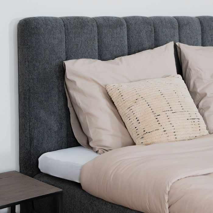 Bett Ella | Grauer Stoff | Inklusive Matratze und Topper