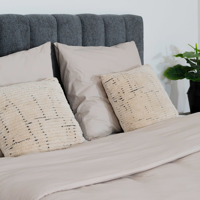 Bett Ella | Grauer Stoff | Inklusive Matratze und Topper