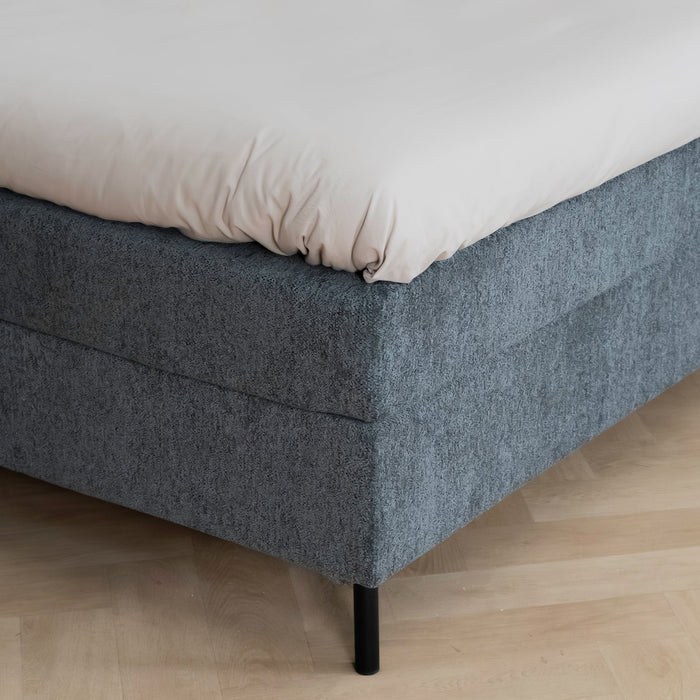 Bett Ella | Grauer Stoff | Inklusive Matratze und Topper