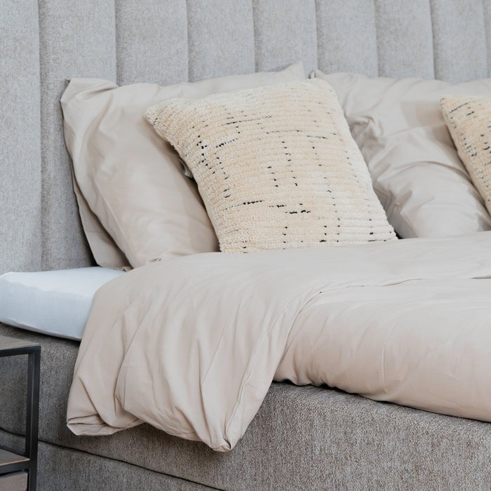 Bett Ella | Taupefarbener Stoff | Inklusive Matratze und Topper
