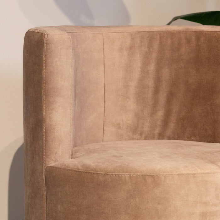 Evy Sessel | Sandfarbener Samt