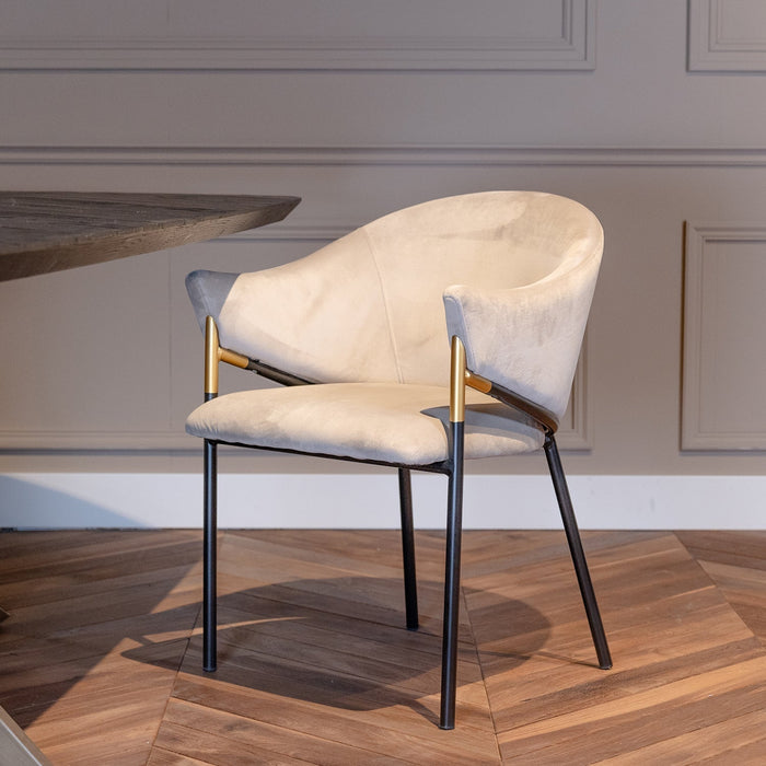 Eleganter Esszimmerstuhl Jocasta in luxuriösem Khaki mit Velours für ein stilvolles Interieur