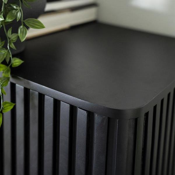 Remi Schrank | Schwarzes Mahagoni