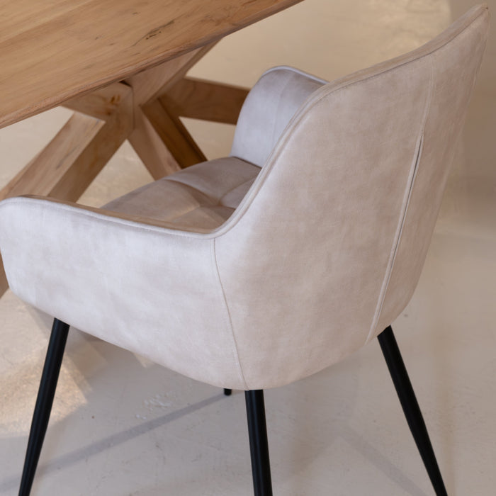 Stilvoller Esszimmerstuhl Lynn in luxuriösem Beige-Velours