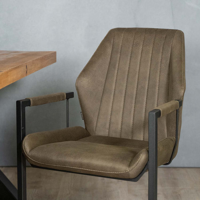 Esszimmerstuhl Vera – Bequemes Design aus Mikrofaser im Militärstil für einen eleganten Essbereich