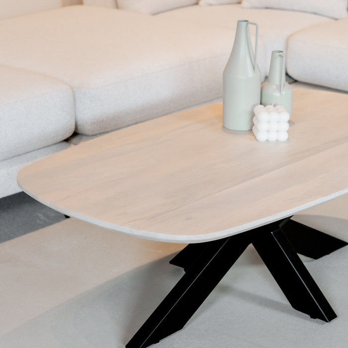 Couchtisch Akagi | Oval, dänisches Design | Hellblondes Mangoholz | 120 cm