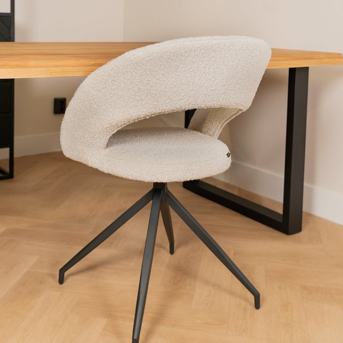 Eleganter Esszimmerstuhl Yara mit luxuriösem Pearl Bouclé für Ihr Esszimmer