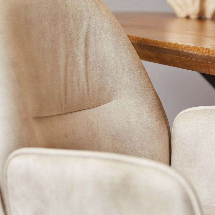 Esszimmerstuhl Nova mit luxuriösem Samt in Velvet für maximalen Komfort und Stil