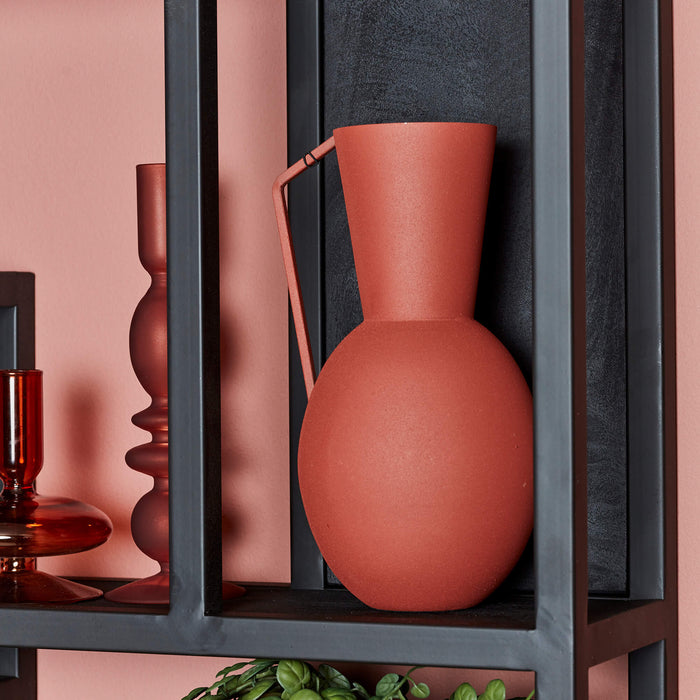 Yara Garderobe | Quadratisch