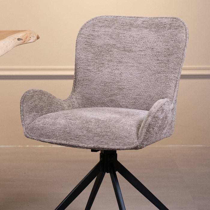 Eleganter Esszimmerstuhl Sora aus luxuriösem taupefarbenem Stoff für stilvollen Komfort